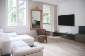 bright 110 m with private garden in paris